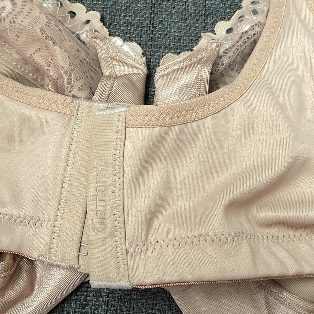 - Glamorise bra - Picture 4 of 6